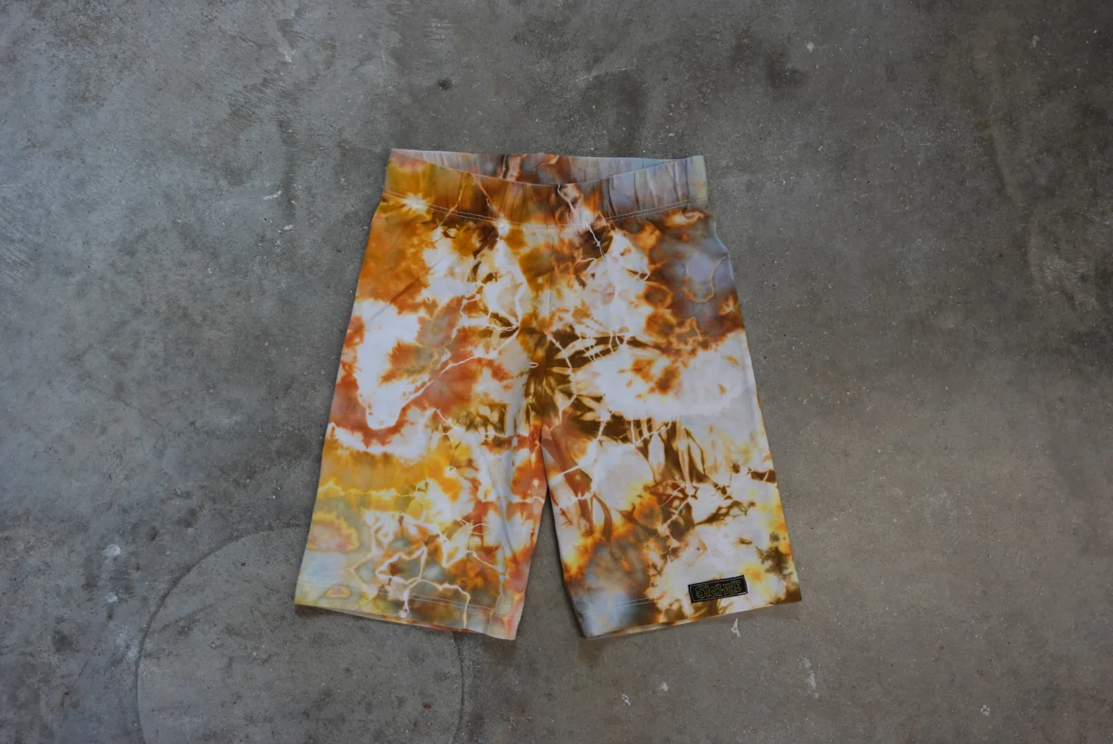 Hippy Cammo high waisted bike shorts (S)