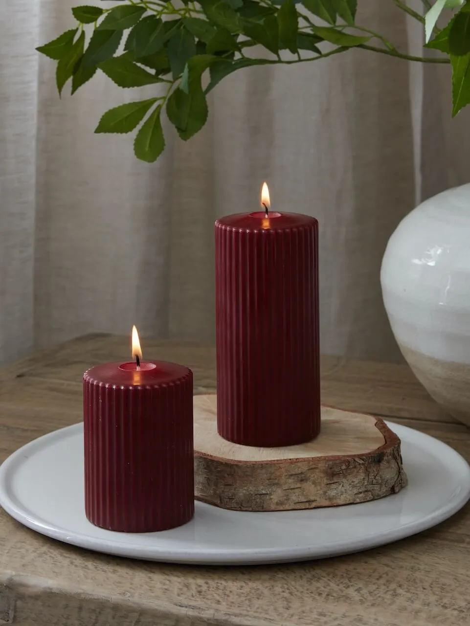 Set of 2 Burgundy Ribbed Pillar Candles